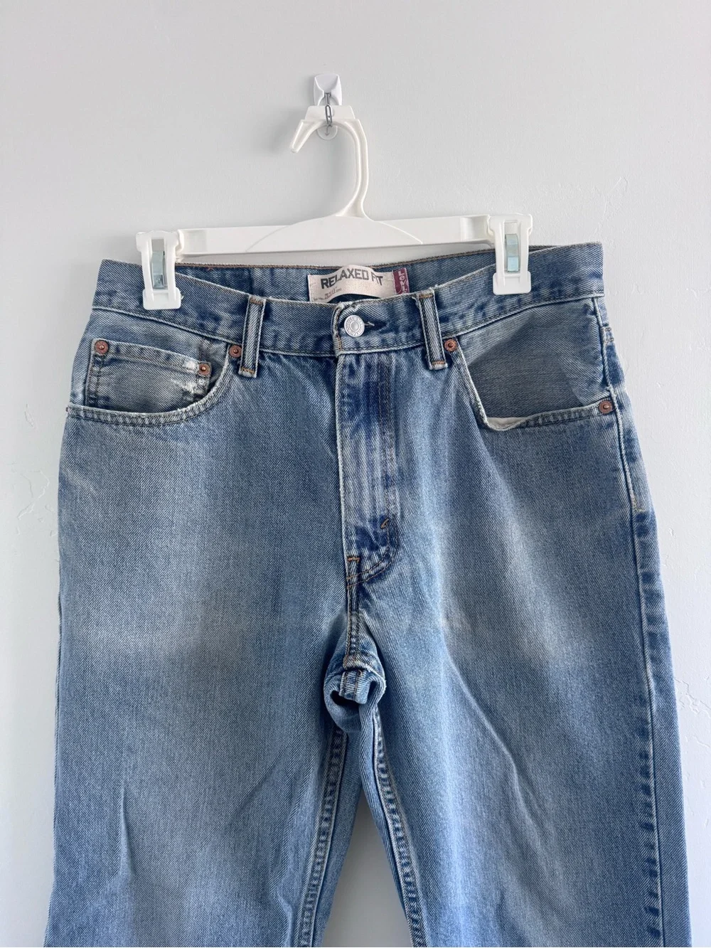 Vintage men’s Levi 550 jeans size 32